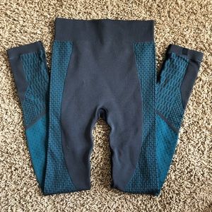 Lululemon Base Layer Tight Size 4